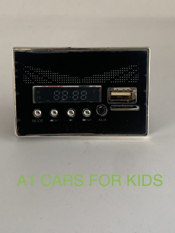 MERCEDES-BENZ GLS-63 AMG FM RADIO