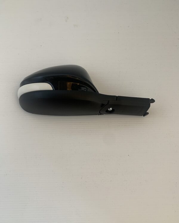 TOYOTA HILUX RUGGED X  UTE - WHITE RIGHT SIDE MIRROR - Image 2